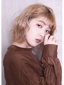 イル(ill) ハイトーン　なみ巻き　ボブ