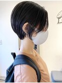 くびれ 前下がりショートボブ 小顔 暗髪 ブランジュ 耳掛け