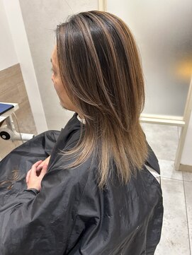 アストレアバイイーリス(ASTRAEA by Iris) ベージュ系バレイヤージュ