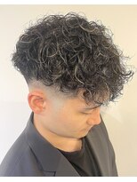フリーク バーバーショップ 都島店(FREAK BARBER SHOP) ハイライトスキンフェードスペインカール