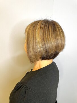 ブロッサム 東久留米店(Blossom) 20代30代透明感暗髪アッシュブルーグレージュ丸みボブ