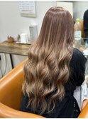 ライトブラウンのロングが可愛い