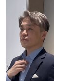 スーツに似合うメンズヘアアップバング