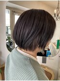 大人ショートボブ長めショート艶感暗めラベンダーグレージュ