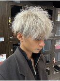 ホワイト/刈り上げマッシュ/癖っ毛/メンズ　錦糸町北口