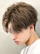 フェードハイライトツイストパーマアップバング短髪メッシュ