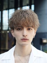 フィフス 大分(fifth)&nbsp;大分メンズナチュラル刈り上げマッシュブリーチベージュカラー