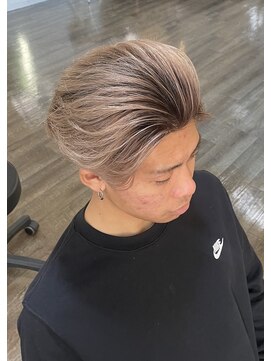 バレイヤージュ×センターパート