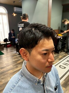 MEN’S HAIR/サーフカール/刈り上げセンターパート/柏