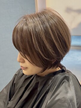 ラビマーニ 箕面店(Labimani) 【Labimani】ショートヘア×白髪ぼかしバレイヤージュ