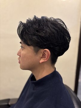 スカイマスターバーバー 渋谷(SKY MASTER BARBER) ニュアンスパーマ<理容室>[メンズ/シェービング/パーマ］