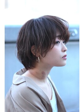 リタ(Lita) 耳かけマッシュショート　モカブラウン