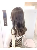 オリーブベージュ