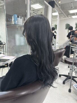 ヘアバイプルーヴ(Hair by PROVE) ネイビーカラー×ゆるふわ巻き