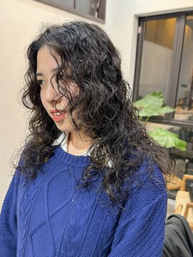 ナループロアオハナ(Nalu pu loa ohana) ロングパーマ/大きめハードパーマ/パーマ/くるくるパーマ