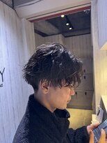 アクシー ヘアーアンドメイク(AXY HAIR&MAKE)&nbsp;新宿波巻きスパイラルパーマ大人男子ウェーブメンズサーフカール