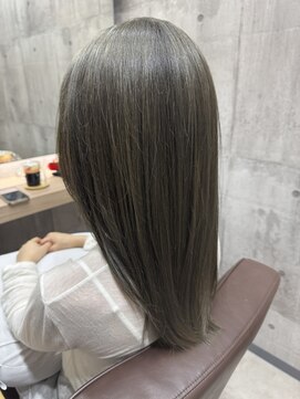 アリアバイエクラート 新宿南口店(ARiA by ECLART) オリーブグレージュ