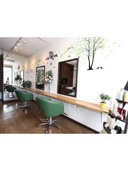 “白髪を隠す”から“魅せる”へ☆Calmeの上質グレイカラーで、自然な艶と品格を手に入れて♪