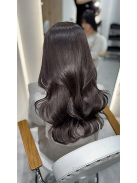 ジーナ 博多筑紫口(Zina) 【韓国レイヤー】透明感ダークグレージュ