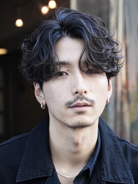 フィフス(fifth) 原宿毛流れフェザーパーマビジネスフェザーショート刈り上げ黒髪