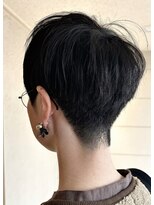 ヘアメイク フレンシア(hair make flencia)&nbsp;襟足すっきり。大人な黒髪ハンサムショート【143スタイル】