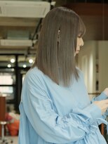 スーク(Suq.)&nbsp;ソフトグレージュ×ミディアムボブ