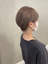 リノ カルバリ(Lino Calbari)&nbsp;マッシュショート×ワンブリーチグレージュ
