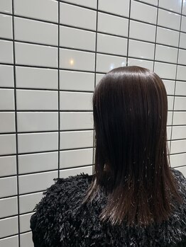 ビリジアン(VIRIDIAN)の写真/世田谷駅徒歩1分!ハイトーングレイカラーで透明感のあるカラーリング。ケアカラーで優しく国産メーカー使用
