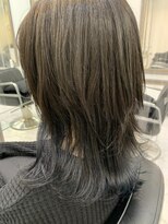 エスカーラ 表参道(THE ESCALA)&nbsp;ウルフの伸ばしかけを活かす☆ブルーグレージュ【タビラマユミ】