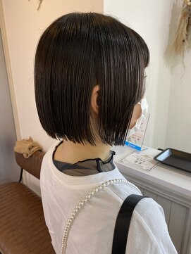 エンリー(ENlee) 【とまべち】涼しげシースルーの切りっぱなしボブ