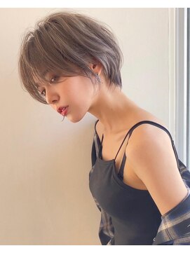 イヴォークトーキョーオーサカ(EVOKE TOKYO osaka) インナーハイライト×カーキグレージュ