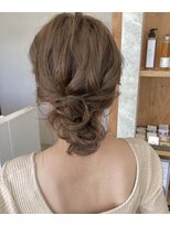 ニド(2do)&nbsp;大人っぽい低めシニヨン