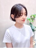 美髪　ショートボブ　チークバング
