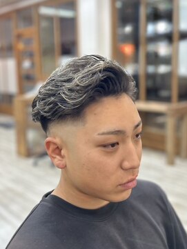 スキンフェード × フェザー