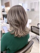 モアナ バイ ヘッドライト 武蔵小杉店(Moana by HEADLIGHT) Moana【武蔵小杉】#バレイヤージュ#ブリーチ#レイヤーカット