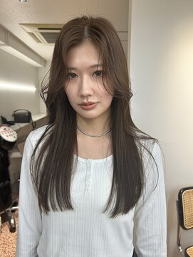 ユヌ(Une) 【nanami】透けるグレージュカラー