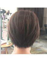 チェコリル(Cyecoril)&nbsp;【リアルお客様スタイル】耳かけショート