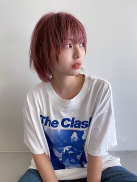 グリーン(green) ハイトーンでピンクでショートなストレートスタイルyuibyiijima