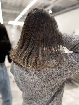 アヴァンス 京橋店(AVANCE) 根本は暗めにエアータッチバレイヤージュグラデーション@京橋
