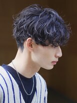 スパイラルパーマ×マッシュスタイルでおしゃれな雰囲気に◎