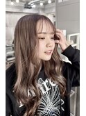 透明感スモーキーベージュ × ゆる巻きウェーブ