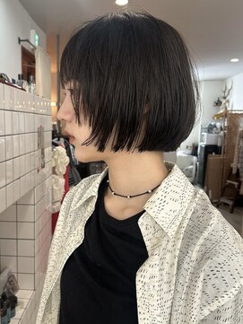 カルテ(QUARTE) ミニボブ　レイヤーボブ　暗髪ボブ