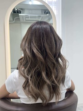 ボンズサロン 麻布十番 パティオ通り店(BONDZSALON) 外国人風ハイライト×バレイヤージュ【麻布十番駅/六本木駅】