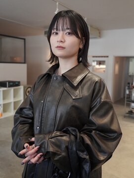 ぱっつんと外はねボブ