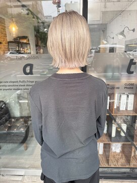 ナット(Nat) 切りっぱなし×ハイトーンベージュ