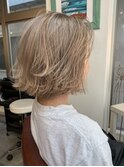 Whitebeigeミニボブ