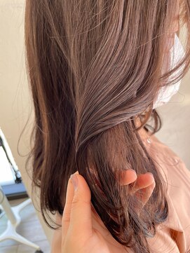 血色、くすみ◯セピアベージュ