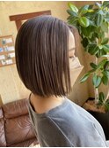 大人かわいい切りっぱなしボブでラベンダーグレージュ