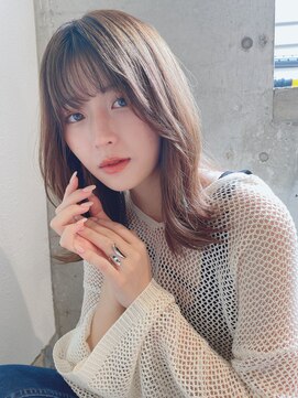 ルービック 高槻(Rubik's) カーキベージュ×濡れ髪×レイヤーカールミディ