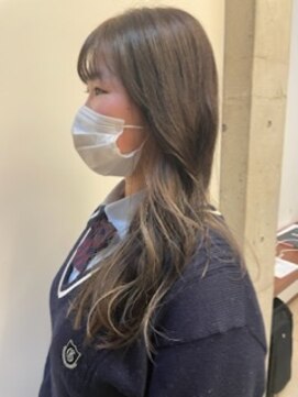 アチーブリス(achieve Liss) ツヤ髪ミルクティーベージュハイトーンイヤリングカラー